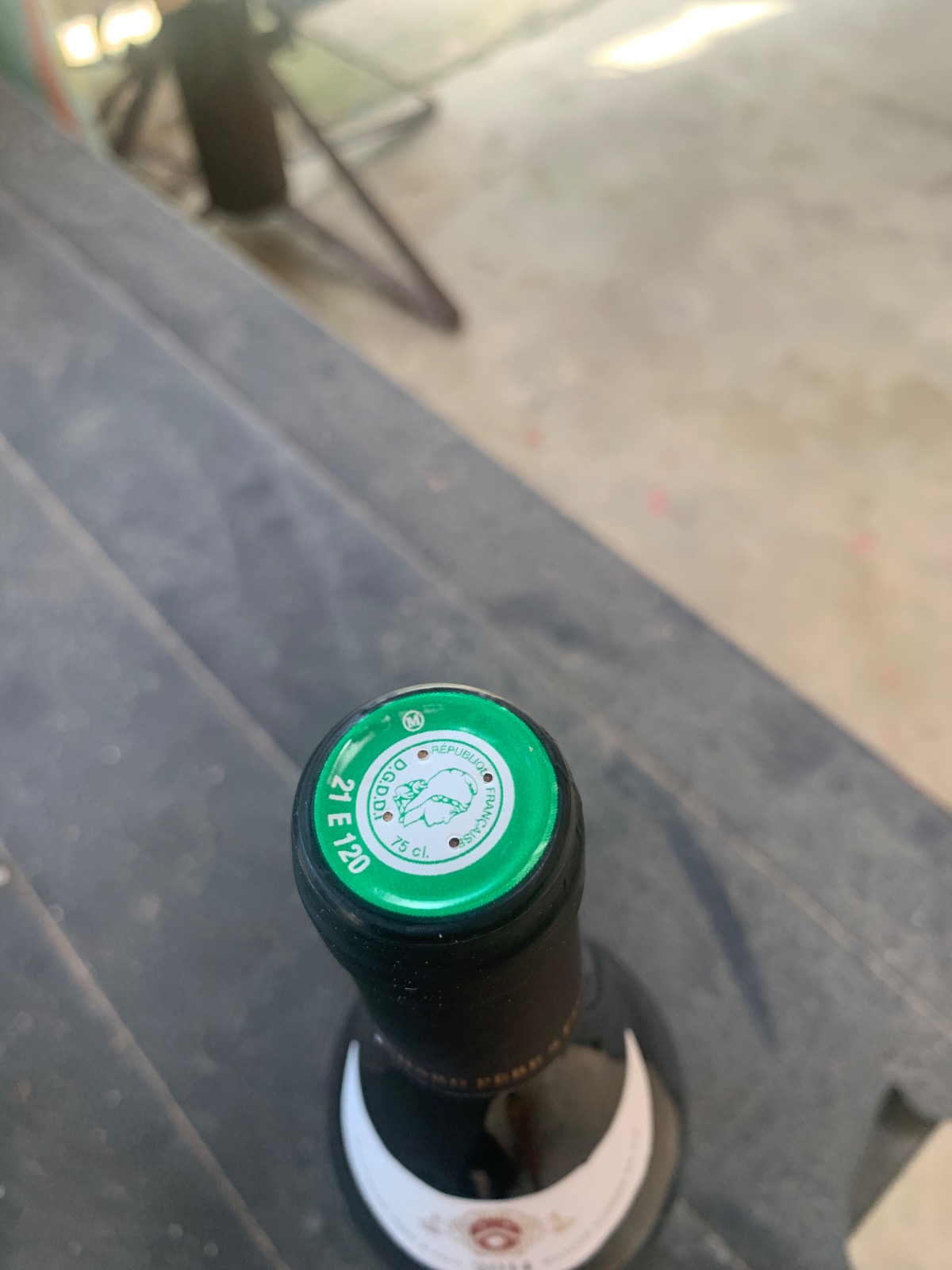 Aloxe-Corton Grand Vin de Bourgogne 2014 — vente entre particuliers 1001caves.fr Capsule — Aloxe-Corton Grand Vin de Bourgogne 2014 — 1001caves